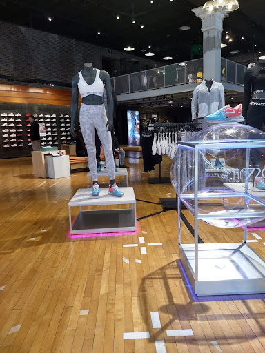 Clothing Store «Nike Portland», reviews and photos, 638 SW 5th Ave, Portland, OR 97201, USA