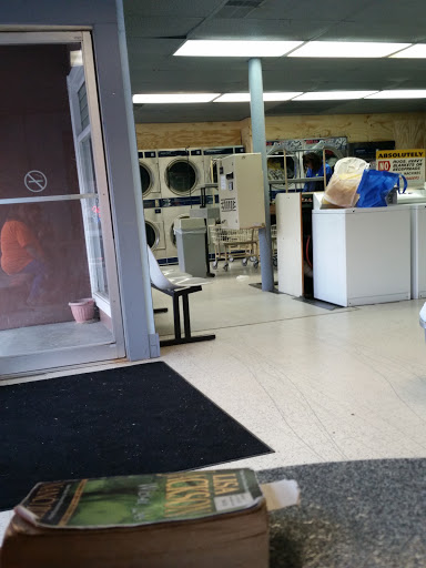 Laundromat «White Spot Coin Laundry», reviews and photos, 417 N. Reserve, Muncie, IN 47303, USA