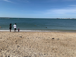 Sandridge Beach'in fotoğrafı - rahatlamayı sevenler arasında popüler bir yer