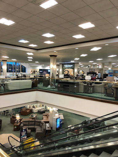 Furniture Store «Raymour & Flanigan Furniture and Mattress Store», reviews and photos, 641 Connecticut Ave, Norwalk, CT 06854, USA