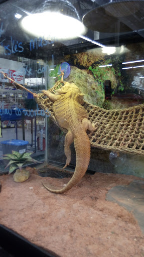 Pet Store «Teske Pet & Garden», reviews and photos, 2423 16th St, Moline, IL 61265, USA