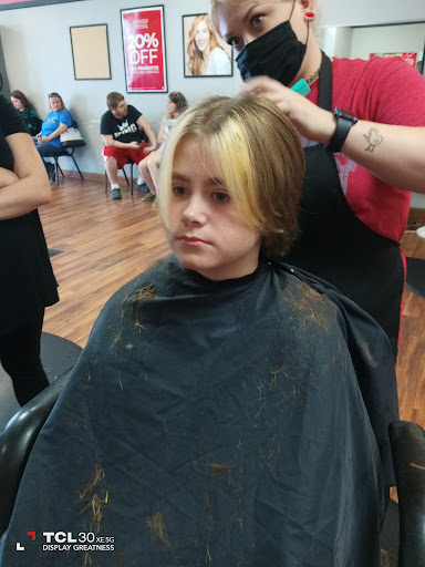 Hair Salon «Cost Cutters», reviews and photos, Cost Cutters, 392 Cox Creek Pkwy, Florence, AL 35630, USA