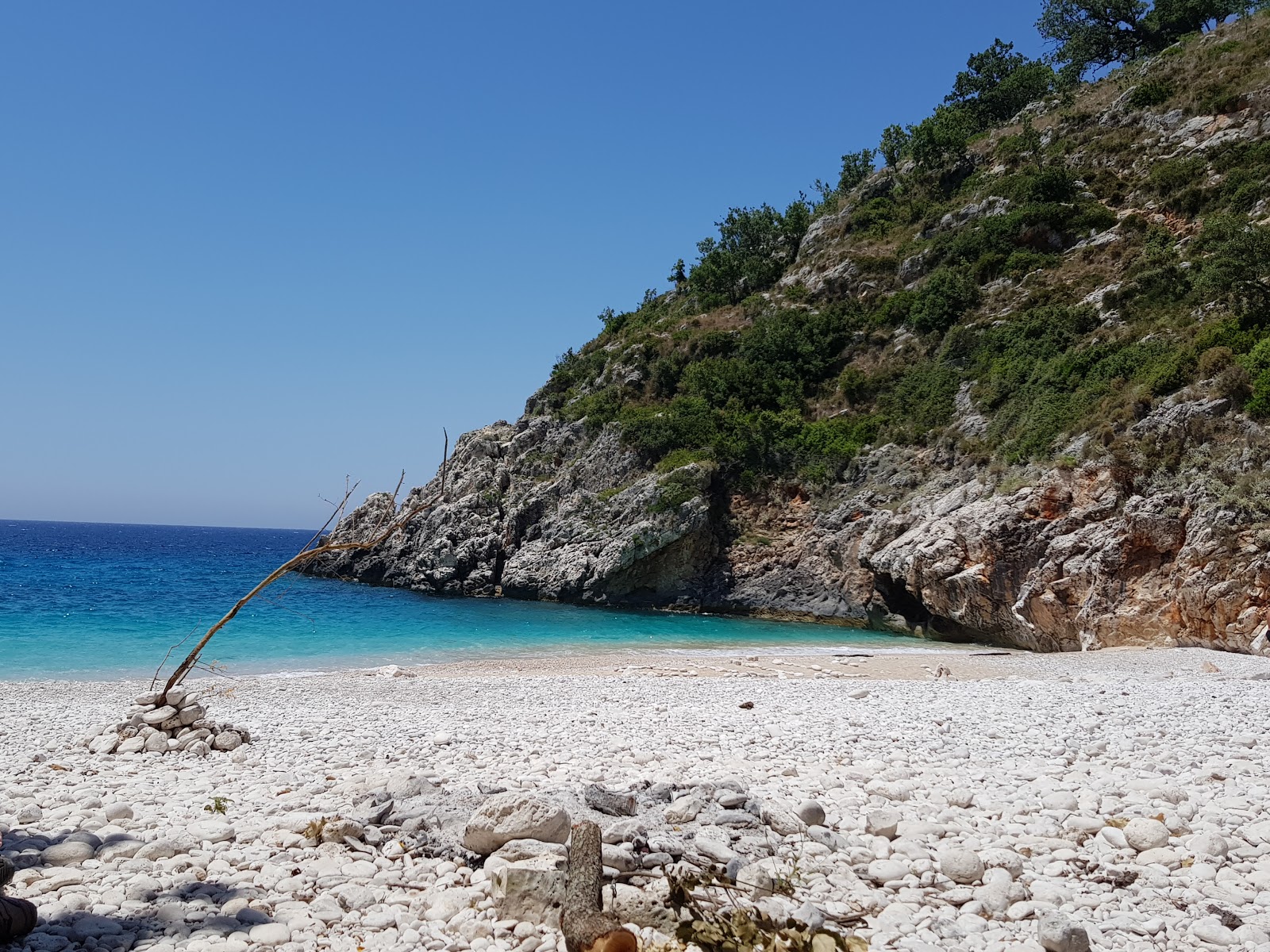 Photo de Shen Andreas Bay protégé par des falaises