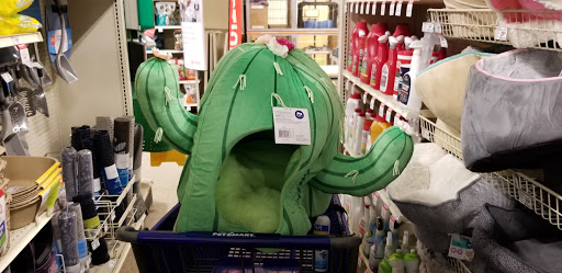 Pet Supply Store «PetSmart», reviews and photos, 13241 Gateway Center Dr, Gainesville, VA 20155, USA