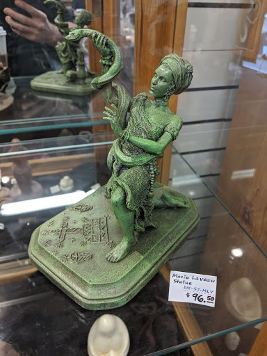 Book Store «Edge of the Circle Books», reviews and photos, 1307 NE 45th St, Seattle, WA 98105, USA