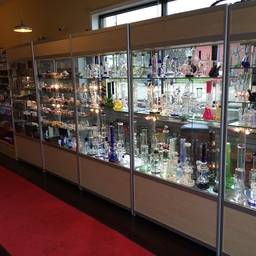 Tobacco Shop «Highway 420 Smoke Shop», reviews and photos, 1480 Southfield Rd, Lincoln Park, MI 48146, USA