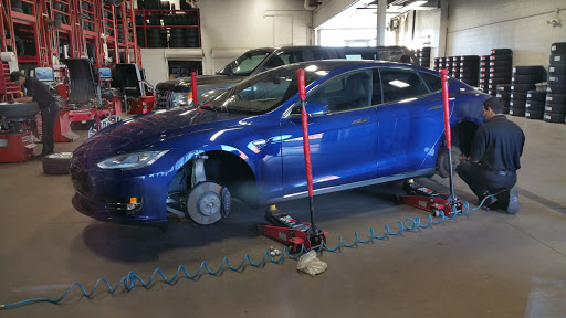 Tire Shop «Discount Tire Store - Apple Valley, MN», reviews and photos, 15102 Foliage Ave, Apple Valley, MN 55124, USA