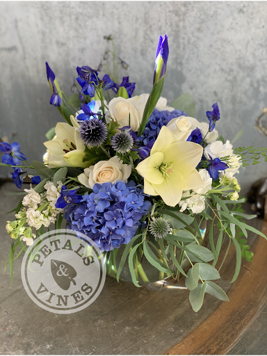 Florist «Petals & Vines», reviews and photos, 410 Main St E, Monmouth, OR 97361, USA