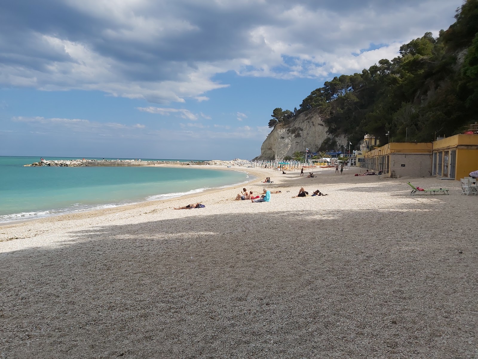 Urbani Plajı'in fotoğrafı kısmen tatil bölgesi