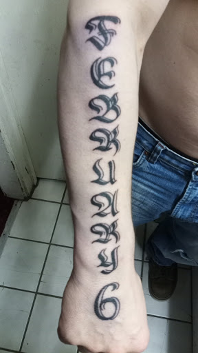 Tattoo Shop «Gallery Fine Art & Tattoo Studio», reviews and photos, 2515 E Jolly Rd # 2, Lansing, MI 48910, USA