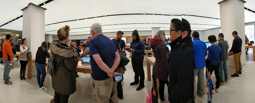 Computer Store «Apple Mayfair», reviews and photos, 2500 N. Mayfair Road, Wauwatosa, WI 53226, USA