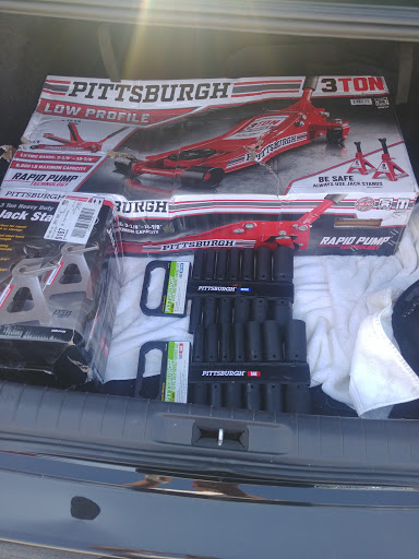 Hardware Store «Harbor Freight Tools», reviews and photos, 7600 la Crosse Ave, Burbank, IL 60459, USA