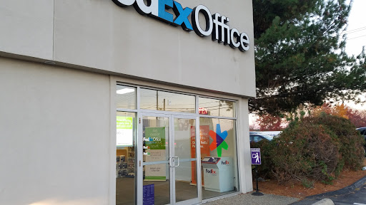 Print Shop «FedEx Office Print & Ship Center», reviews and photos, 1 Oak St #5, Westborough, MA 01581, USA