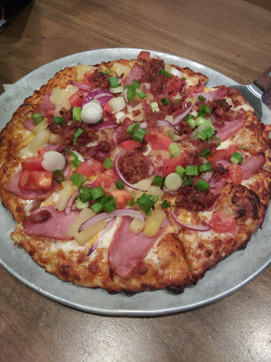 Pizza Restaurant «Round Table Pizza», reviews and photos, 1359 Washington Ave, San Leandro, CA 94577, USA