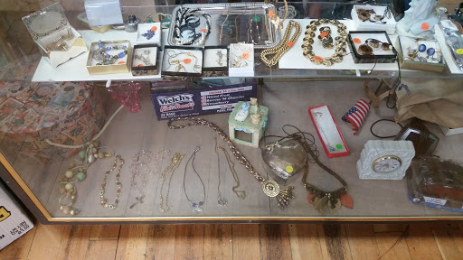 Clothing Store «Lions Closet Thrift Store», reviews and photos, 653 Railroad Ave, Pittsburg, CA 94565, USA