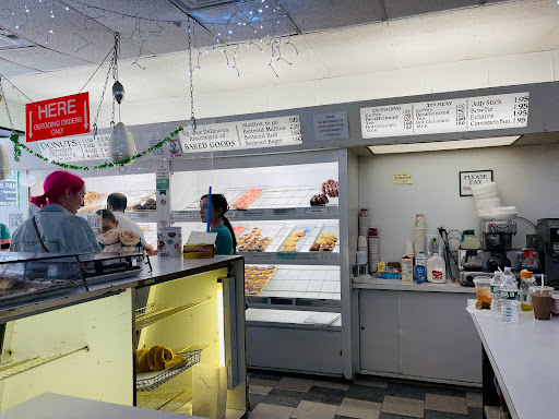 Donut Shop «Peter Pan Donut & Pastry Shop», reviews and photos, 727 Manhattan Ave, Brooklyn, NY 11222, USA