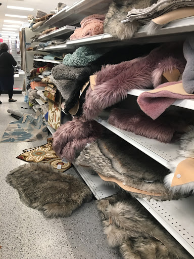 Clothing Store «Ross Dress for Less», reviews and photos, 5820 Lakewood Towne Center Blvd SW, Lakewood, WA 98499, USA