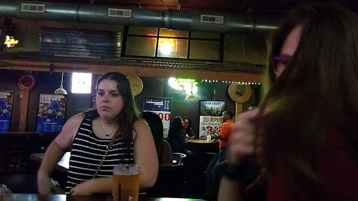 Bar & Grill «The Warehouse Bar & Grill», reviews and photos, 3346 S Peoria Ave, Tulsa, OK 74105, USA