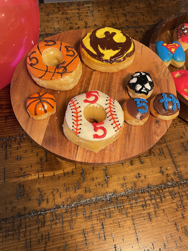 Donut Shop «Donut House», reviews and photos, 515 S Carrier Pkwy, Grand Prairie, TX 75051, USA