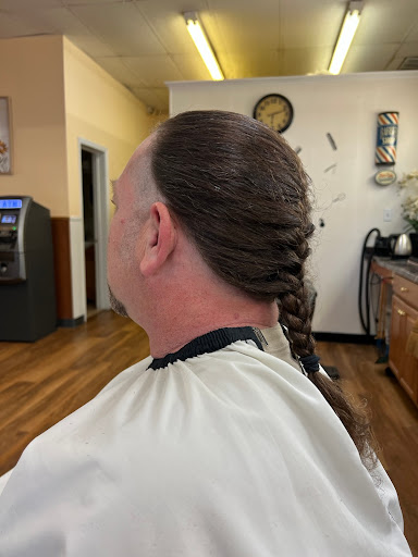 Barber Shop «Warrenton Family Barbershop», reviews and photos, 251 Lee Hwy #235, Warrenton, VA 20186, USA