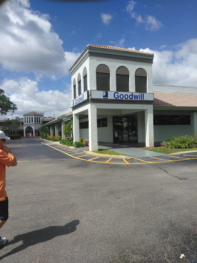 Thrift Store «Goodwill Greenacres/Woodbridge Store & Donation Center», reviews and photos, 6601 Forest Hill Blvd, Greenacres, FL 33413, USA