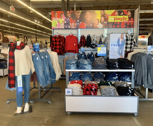 Clothing Store «Old Navy», reviews and photos, 90 Pleasant Valley St, Methuen, MA 01844, USA