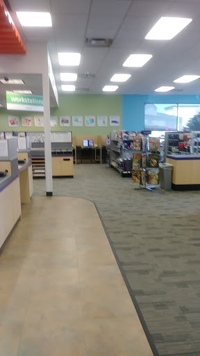 Print Shop «FedEx Office Print & Ship Center», reviews and photos, 2330 N Hwy 67, Florissant, MO 63033, USA