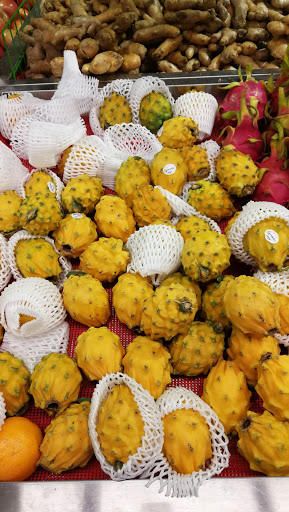 Grocery Store «Park To Shop Supermarket (Hong Kong Market)», reviews and photos, 2425 S Wallace St, Chicago, IL 60616, USA