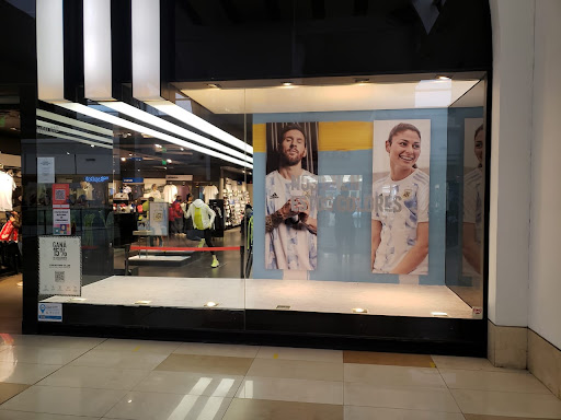 adidas Store Mendoza, Mendoza Plaza Shopping