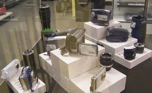 Pawn Shop «West Valley Pawn & Gold», reviews and photos, 611 N Dysart Rd, Avondale, AZ 85323, USA