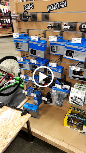 Camping Store «REI», reviews and photos, 17W160 W 22nd St, Oakbrook Terrace, IL 60181, USA