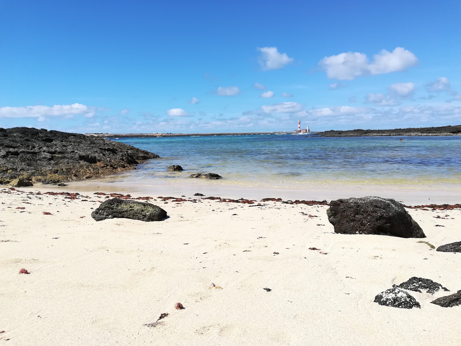 Photo de Playa Los Charcos II avec un niveau de propreté de partiellement propre