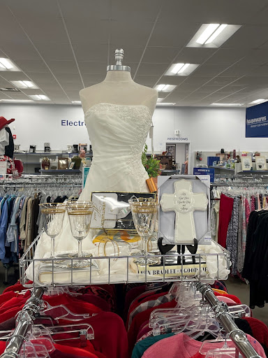 Thrift Store «Goodwill Virginia Center Retail Store», reviews and photos, 10231 Washington Hwy, Glen Allen, VA 23059, USA