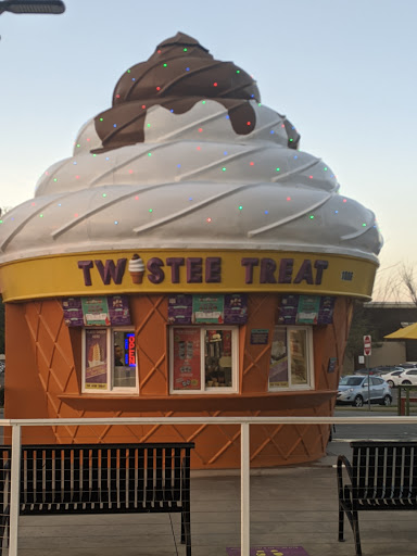 Ice Cream Shop «Twistee Treat Valrico», reviews and photos, 1886 FL-60, Brandon, FL 33511, USA