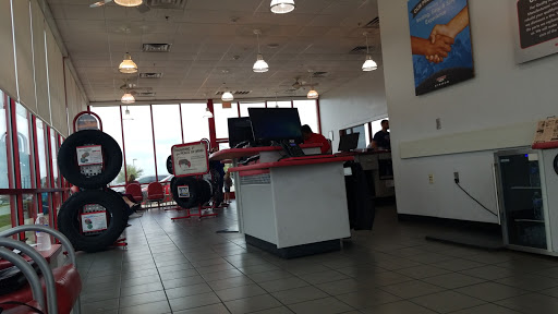 Tire Shop «Discount Tire Store - Little Elm, TX», reviews and photos, 2990 FM423, Little Elm, TX 75068, USA