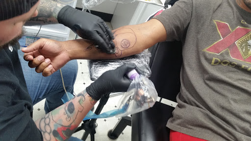 Tattoo Shop «Mystic Addiction Tattoos», reviews and photos, 818 N Kansas Ave, Topeka, KS 66608, USA