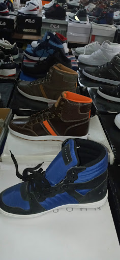 Shoe Store «Shoe Warehouse», reviews and photos, 3230 Troost Ave, Kansas City, MO 64109, USA