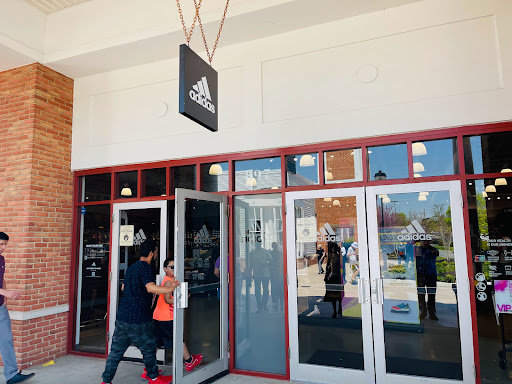 Sporting Goods Store «Adidas Outlet Store Leesburg», reviews and photos, 241 Fort Evans Rd NE #897, Leesburg, VA 20176, USA