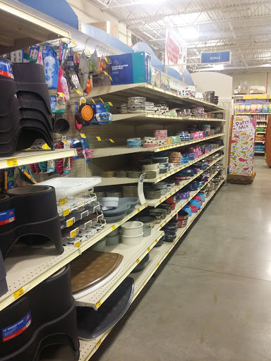 Pet Supply Store «PetSmart», reviews and photos, 2140 17th St, Santa Ana, CA 92705, USA