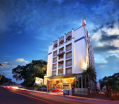 Hotel Royal Court - 4, W Veli St, opposite to Railway Station, PKS Colony, Madurai Main, Madurai, Tamil Nadu 625001, India