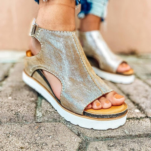 Shoe Store «Diba Shoes Outlet Store», reviews and photos, 3630 Corporate Trail Dr, Earth City, MO 63045, USA