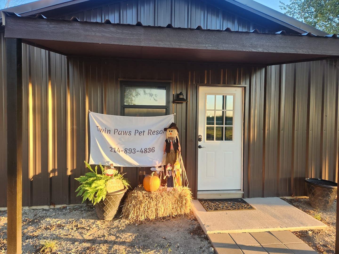 Twin Paws Pet Resort