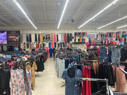 Clothing Store «Gen X Clothing», reviews and photos, 779 Peoria St, Aurora, CO 80011, USA