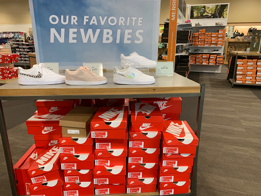 Shoe Store «DSW Designer Shoe Warehouse», reviews and photos, 1300 Huguenot Rd, Midlothian, VA 23113, USA