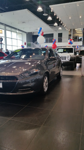 Car Dealer «Larry Roesch Chrysler Jeep Dodge RAM», reviews and photos, 200 W Grand Ave, Elmhurst, IL 60126, USA