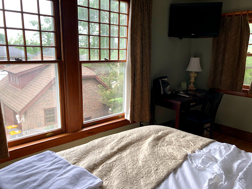 Bed & Breakfast «Showers Inn Bed & Breakfast», reviews and photos, 430 N Washington St, Bloomington, IN 47404, USA