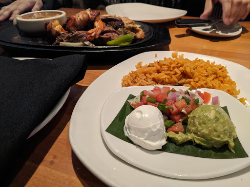 Mexican Restaurant «Cantina Laredo», reviews and photos, 8791 Lyra Dr, Columbus, OH 43240, USA