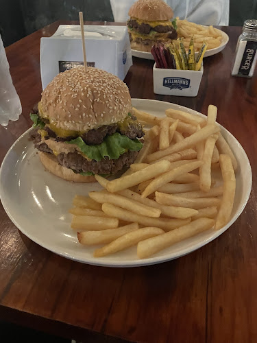 Opiniones de Burger Club en Canelones - Restaurante