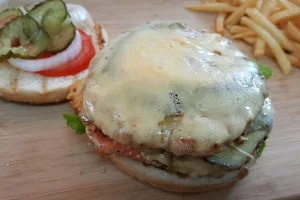 Trailer Burger Hall image