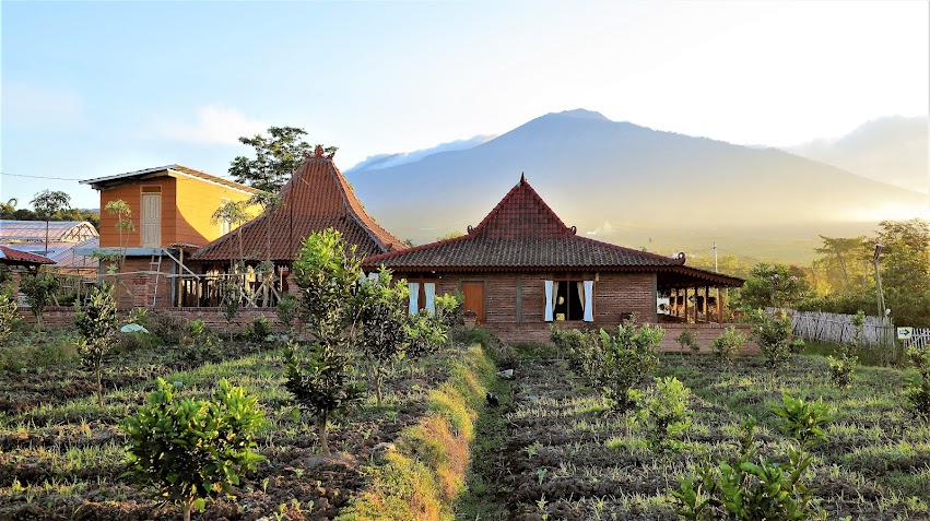 Villa Limasan Novilla, Kota Batu